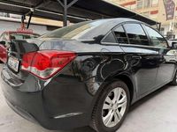 Usado Chevrolet Cruze LS 163 CV (119 kW) 2012 Negro Utilitario