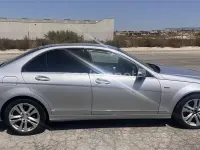 Usado Mercedes C200 Avantgarde 136 CV (100 kW) 2012 Gris / plata Berlina