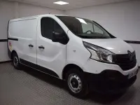 Usado Renault Trafic 114 CV (83 kW) 2015 Blanco Monovolumen