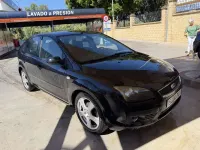 Usado Ford Focus Trend 109 CV (80 kW) 2005 Negro Utilitario