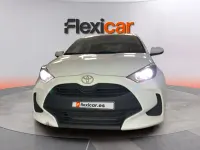 Usado Toyota Yaris Active 116 CV (85 kW) 2025 Gris Utilitario