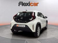 Usado Toyota Aygo X Play 72 CV (52 kW) 2023 Blanco SUV