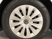 Usado VW Golf VIII Trendline 110 CV (80 kW) 2022 Blanco puro Utilitario