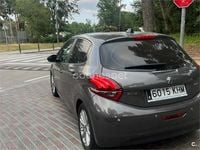 Usado Peugeot 208 Allure 82 CV (60 kW) 2018 Gris / plata Utilitario