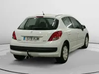 Usado Peugeot 207 Active 70 CV (51 kW) 2012 Blanco Utilitario