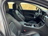 Usado Jaguar XE R-Sport 180 CV (132 kW) 2018 Gris / plata Berlina