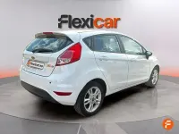 Usado Ford Fiesta Trend 75 CV (55 kW) 2017 Blanco Utilitario