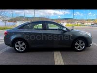 Usado Chevrolet Cruze LTZ 141 CV (103 kW) 2011 Gris / plata Berlina