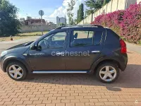 Usado Dacia Sandero Stepway 85 CV (62 kW) 2012 Gris / plata Berlina