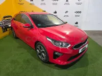 Usado Kia Ceed 136 CV (100 kW) 2019 Rojo Utilitario