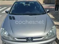 Usado Peugeot 206 90 CV (66 kW) 2005 Gris / plata Berlina