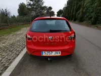 Usado Seat Ibiza CONNECT 90 CV (66 kW) 2017 Rojo Berlina