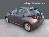 Usado Toyota Yaris Business Edition 116 CV (85 kW) 2021 Gris Utilitario