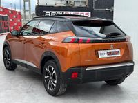 Käytetty Peugeot 2008 GT 131 HP (96 kW) 2022 Oranssi Katumaasturi