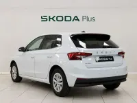 Usado Skoda Fabia Selection 115 CV (84 kW) 2025 Blanco Utilitario