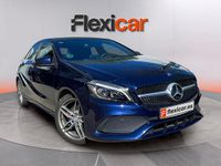 Usado Mercedes A180 AMG line 109 CV (80 kW) 2017 Azul Berlina