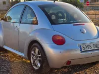Usado VW New Beetle 90 CV (66 kW) 2000 Gris / plata Utilitario