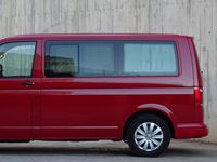 Usado VW Multivan Trendline 102 CV (75 kW) 2017 Rojo Van
