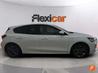 Usado Ford Focus ST-Line 125 CV (91 kW) 2022 Blanco Berlina