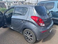 Usado Hyundai i20 84 CV (61 kW) 2014 Azul Utilitario