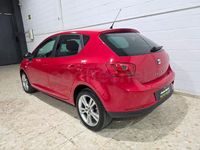 Usado Seat Ibiza Style 90 CV (66 kW) 2012 Rojo Berlina
