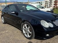 Usado Mercedes C200 136 CV (100 kW) 2007 Azul Berlina