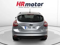 Usado Ford Focus 115 CV (84 kW) 2014 Gris Berlina