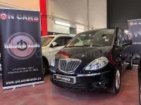 Usado Lancia Musa Gold 95 CV (69 kW) 2012 Negro Monovolumen