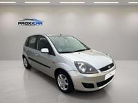 Usado Ford Fiesta Futura 68 CV (50 kW) 2007 Gris Utilitario