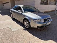 Usado Audi A4 130 CV (95 kW) 2004 Gris / plata Berlina