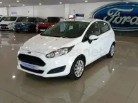 Usado Ford Fiesta Trend 75 CV (55 kW) 2017 Blanco Utilitario