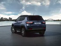 Usado Jeep Compass Summit 130 CV (95 kW) 2023 Gris SUV