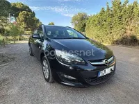 Usado Opel Astra Business 110 CV (80 kW) 2014 Negro Familiar