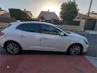 Usado Renault Mégane Zen 130 CV (95 kW) 2017 Blanco Berlina
