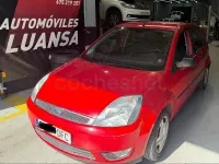 Usado Ford Fiesta Trend 80 CV (58 kW) 2005 Rojo Utilitario