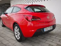 Usado Opel Astra GTC Selective 140 CV (102 kW) 2013 Rojo Berlina