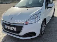 Usado Peugeot 208 Allure 120 CV (88 kW) 2015 Blanco Utilitario