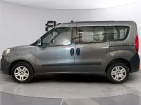 Usado Fiat Doblò Easy 105 CV (77 kW) 2016 Marrón Monovolumen