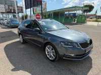 Usado Skoda Octavia Style 150 CV (110 kW) 2020 Gris / plata Familiar