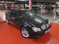 Usado Mercedes C180 129 CV (94 kW) 2001 Negro Berlina