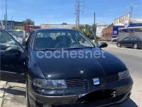 Usado Seat Leon Stella 110 CV (80 kW) 2002 Negro Utilitario