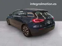 Usado Mercedes A180 109 CV (80 kW) 2021 Azul Utilitario