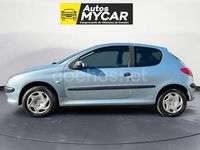 Usado Peugeot 206 75 CV (55 kW) 2001 Gris / plata Berlina