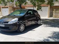 Usado Renault Clio II Extreme 100 CV (73 kW) 2006 Marrón Berlina