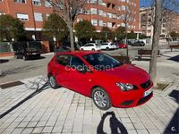 Usado Seat Ibiza Reference 75 CV (55 kW) 2017 Rojo Berlina