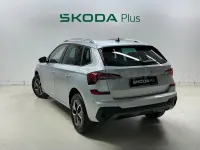Usado Skoda Kamiq Selection 115 CV (84 kW) 2025 Gris / plata SUV