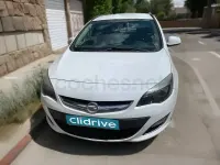 Usado Opel Astra Selective 110 CV (80 kW) 2012 Blanco Familiar