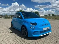 Usado Abarth 500e 113 kW (154 CV) 2023 Azul Utilitario