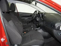 Usado Hyundai Bayon 100 CV (73 kW) 2024 Granate SUV