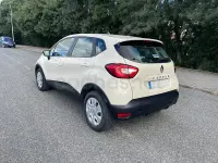 Usado Renault Captur Life 90 CV (66 kW) 2015 Beige SUV